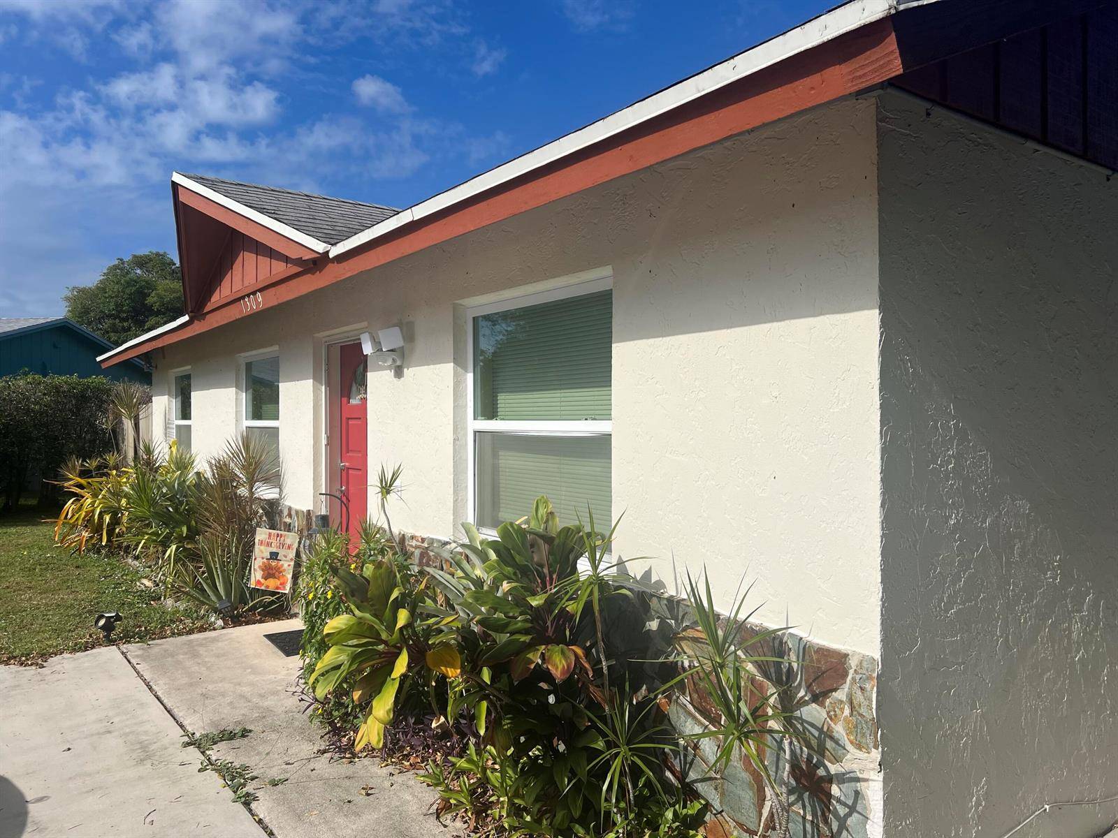 1309 W FrangipaniLantana - picture