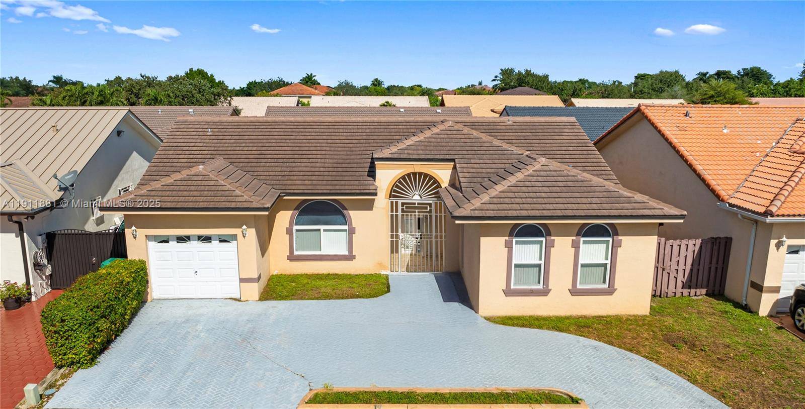8761 NW 142nd StMiami Lakes - picture