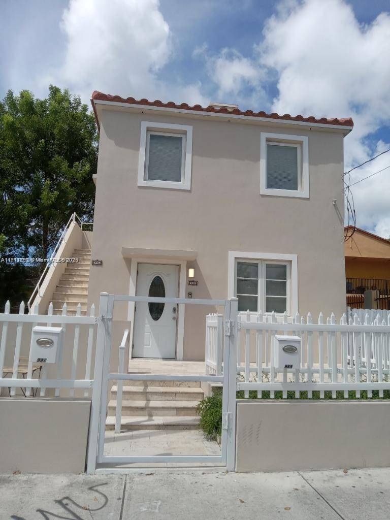 243 SW 10th AveMiami - picture