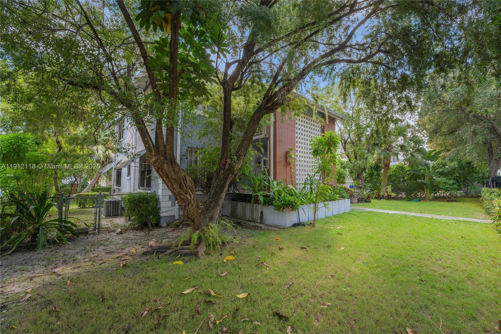 405 SW 11th AveMiami - picture
