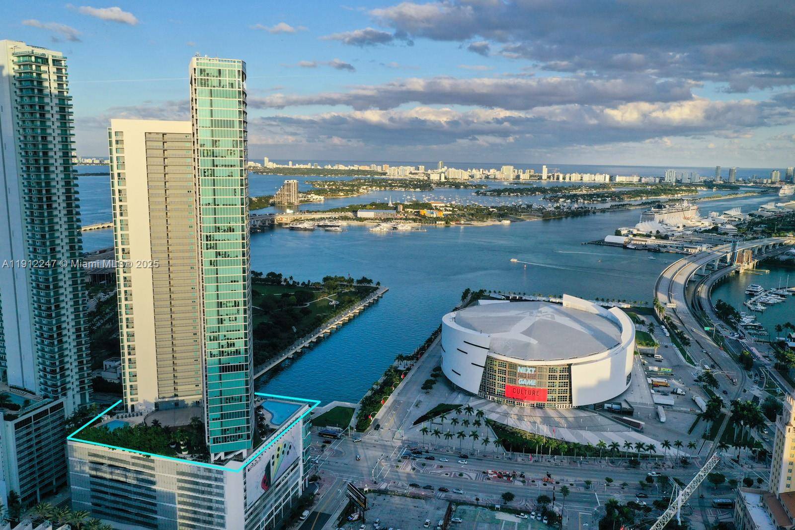 888 Biscayne BlvdMiami - MARINA BLUE CONDO condo unit 4007 - picture