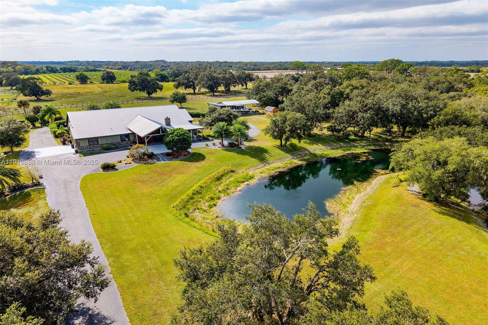 5675 County Road 78La Belle - picture