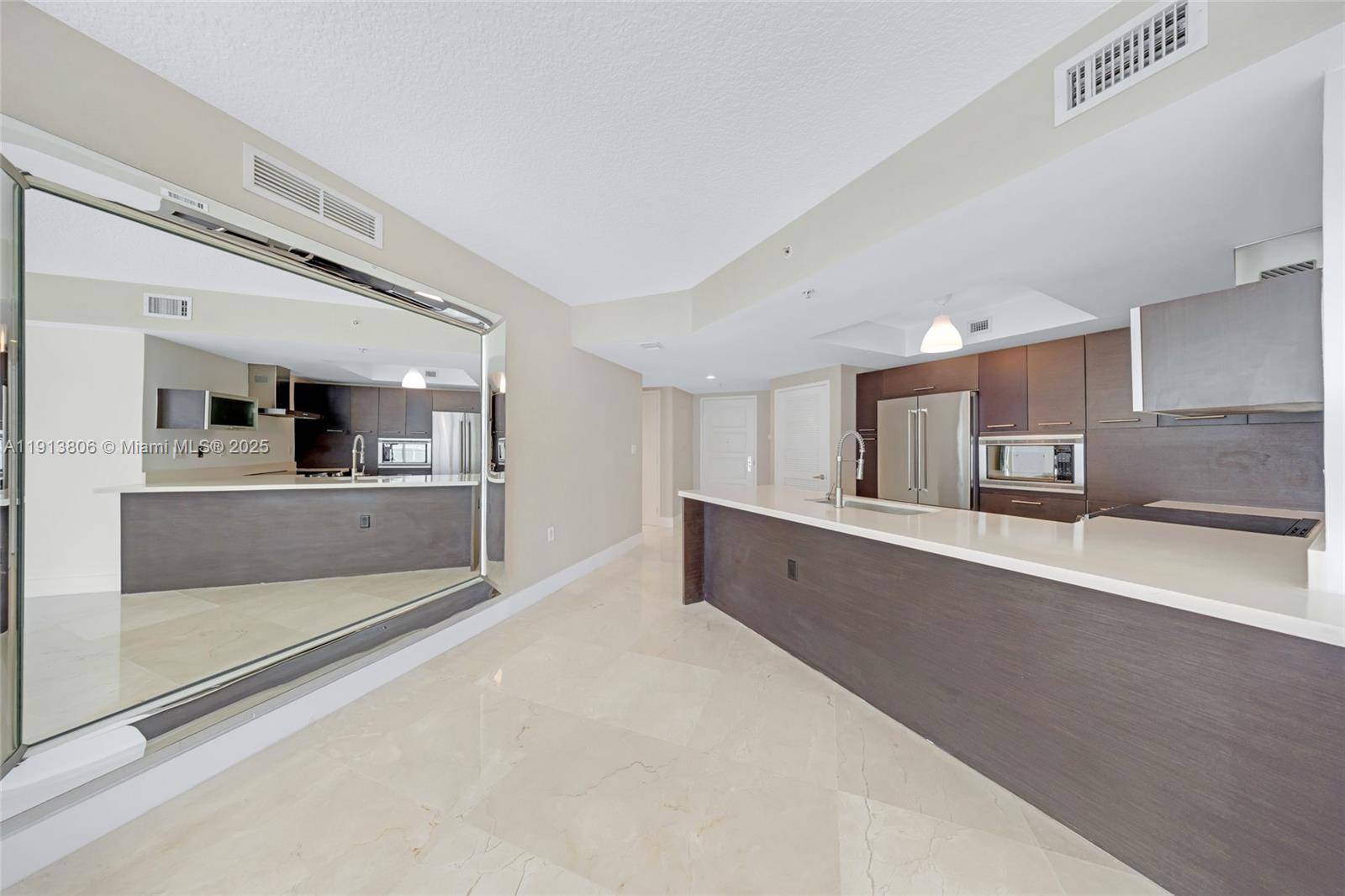 150 Sunny Isles BlvdSunny Isles Beach - ST TROPEZ ON THE BAY 1 CO condo unit 601 - picture