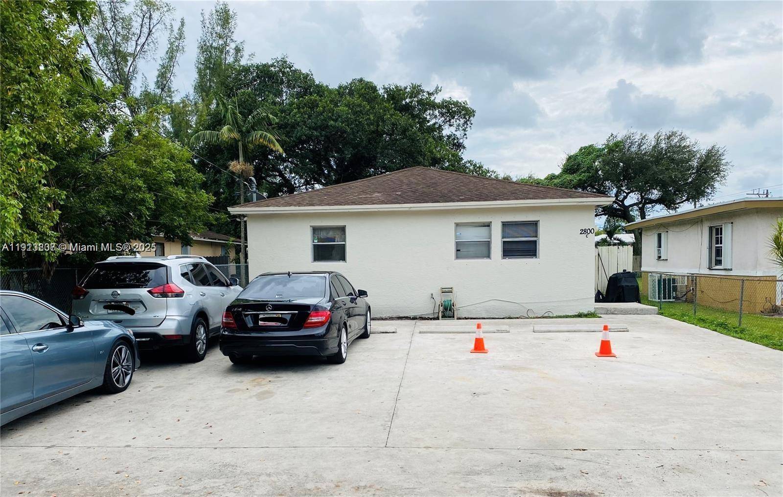2800 NW 48th StMiami - picture