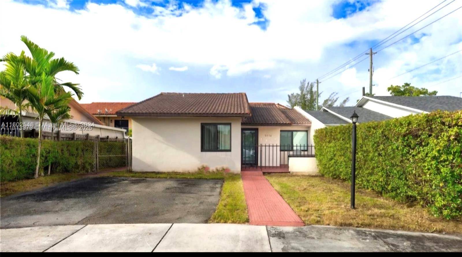 11570 SW 5th StSweetwater - picture