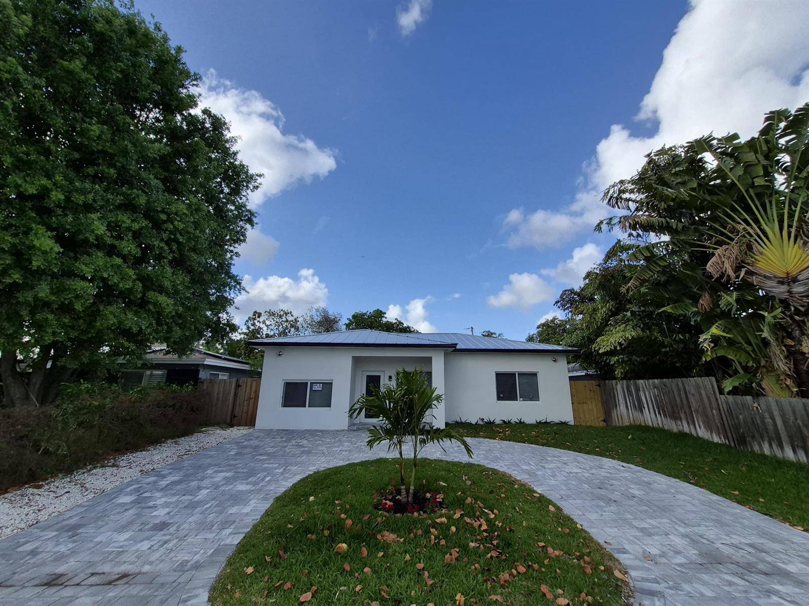 111 NE 45Oakland Park - picture
