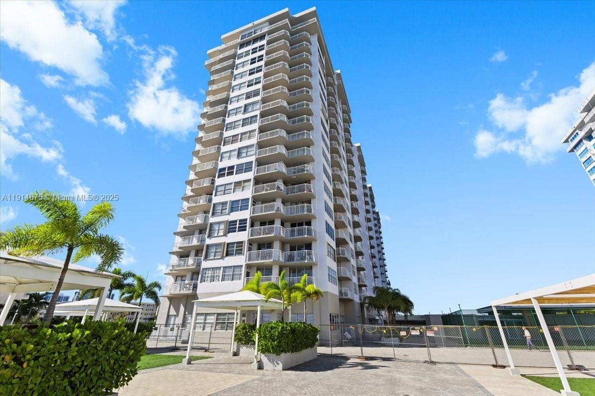 18011 BISCAYNE BLVD BOAT SLIPAventura - Condo 5+ Stories,Condo condo unit & 1603 - picture
