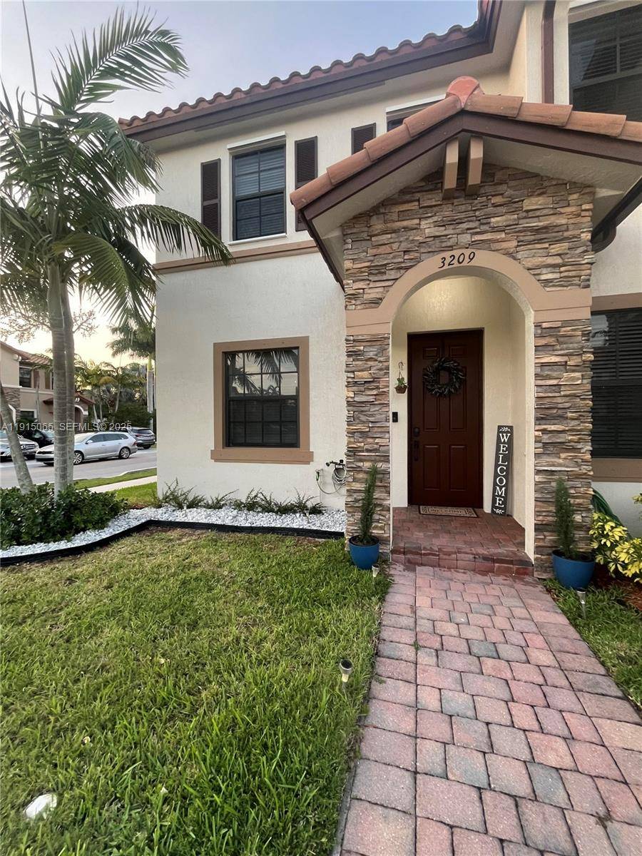3209 SE 4th CtHomestead - picture