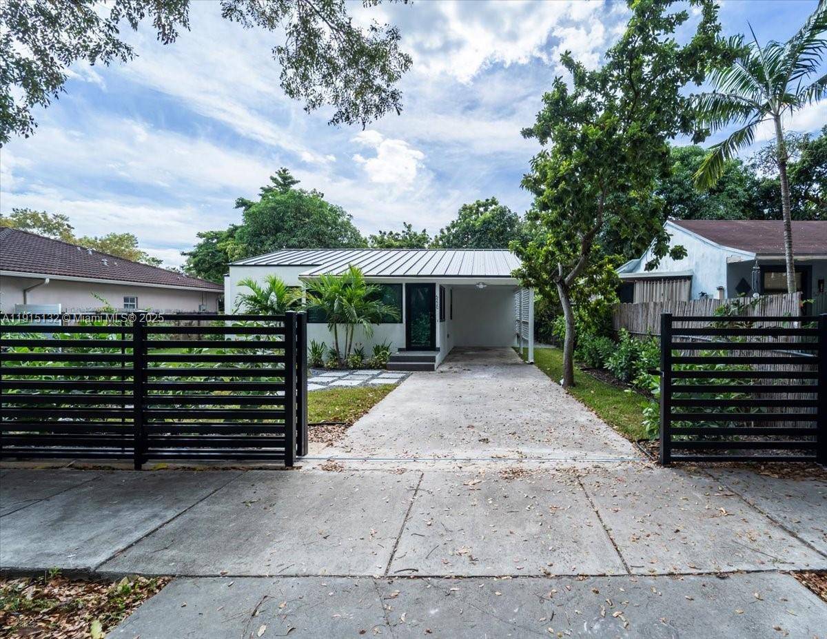 5220 SW 6 STMiami - picture
