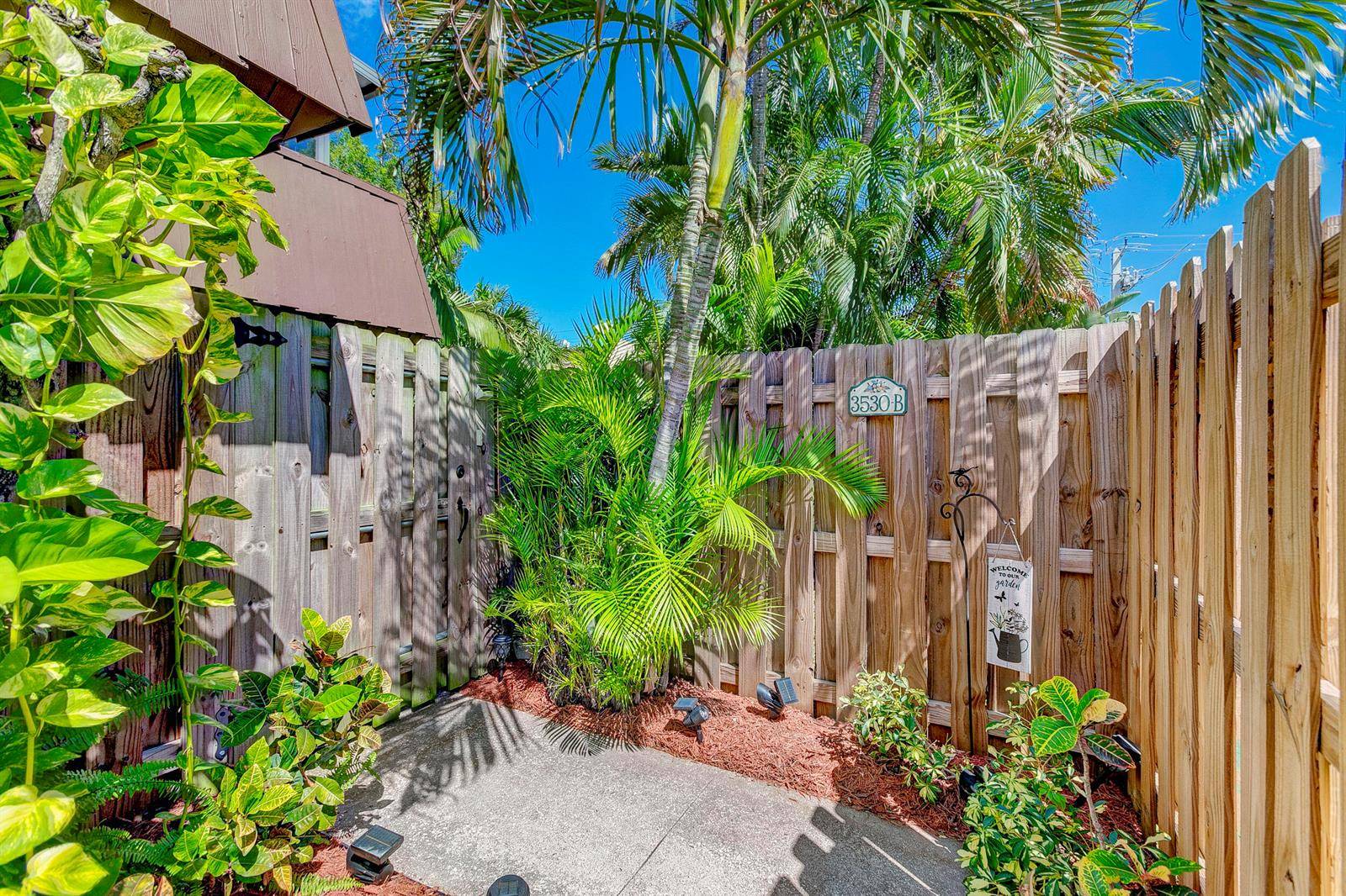 3530 E Gardens EastPalm Beach Gardens - CEDAR GARDENS TOWNHOUSES,CEDAR GARDENS condo unit B - picture