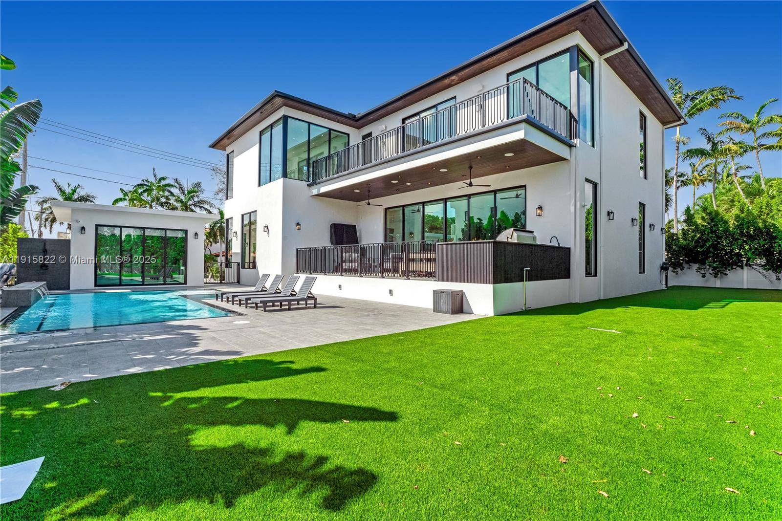 9045 Hawthorne AveSurfside - picture