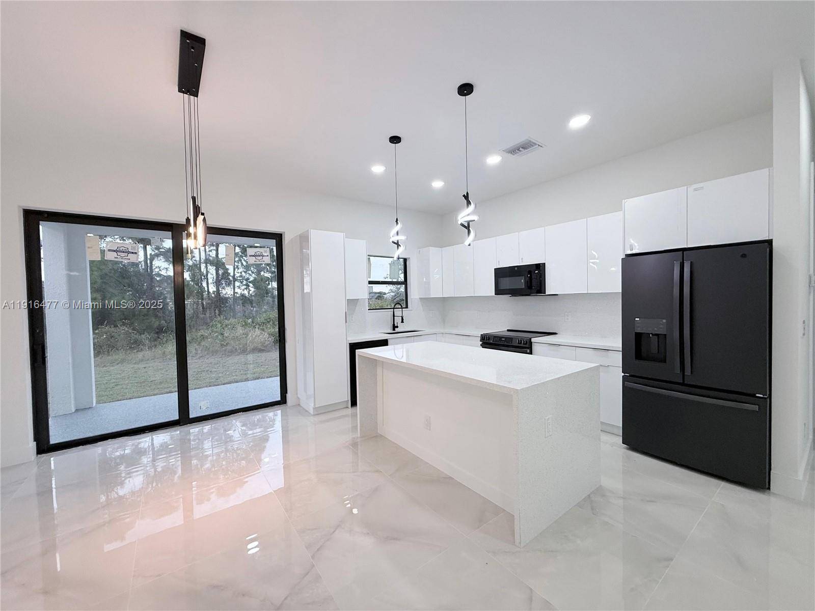 2614 45 Street WLehigh Acres - picture