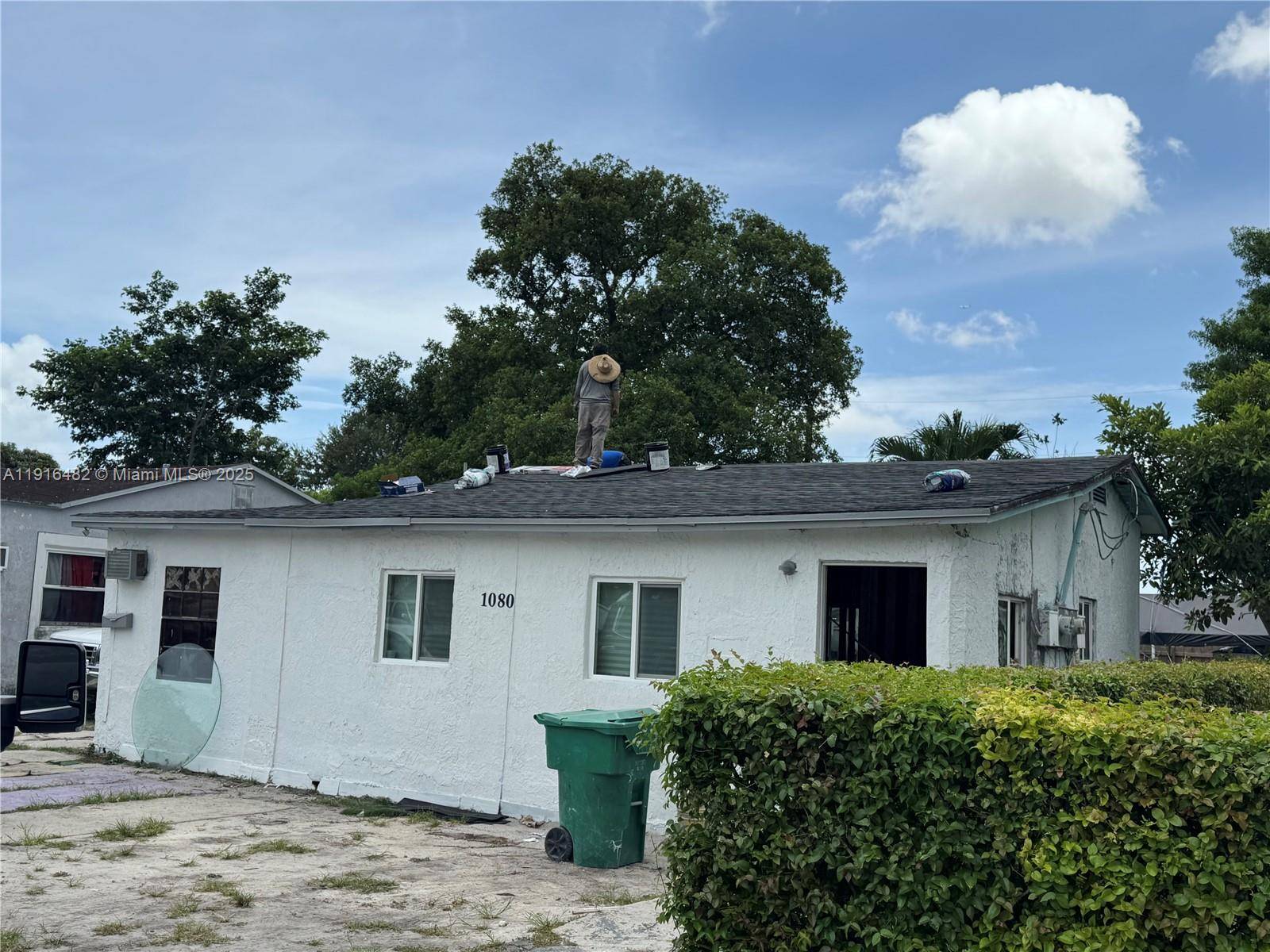 1080 NW 65th StMiami - picture