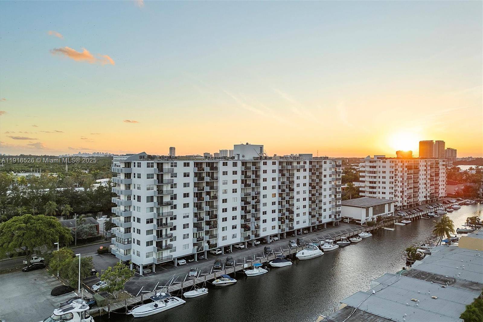 3703 NE 166th StNorth Miami Beach - Condo 5+ Stories,Condo condo unit 808 - picture