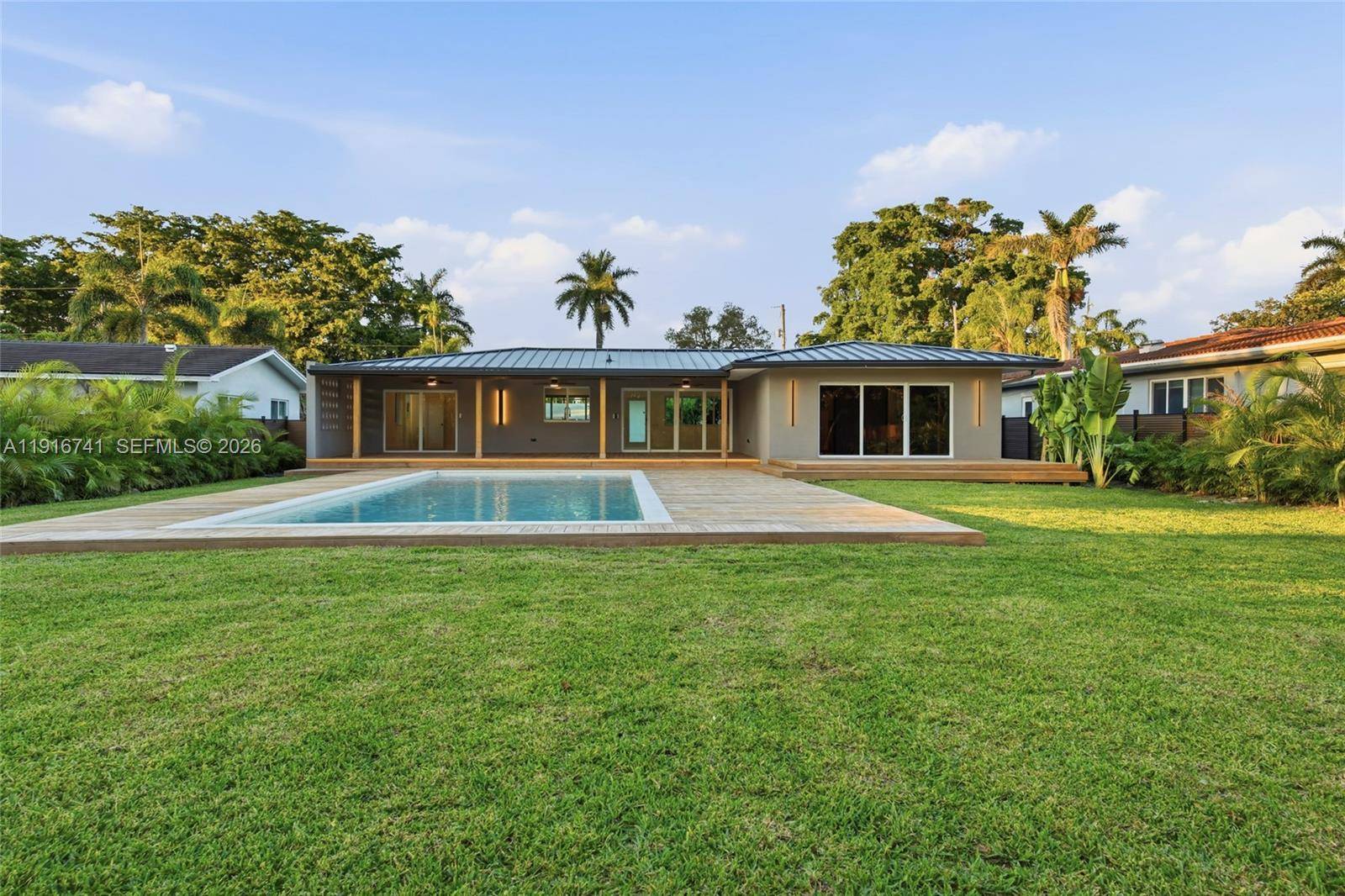 360 NW 87th StEl Portal - picture