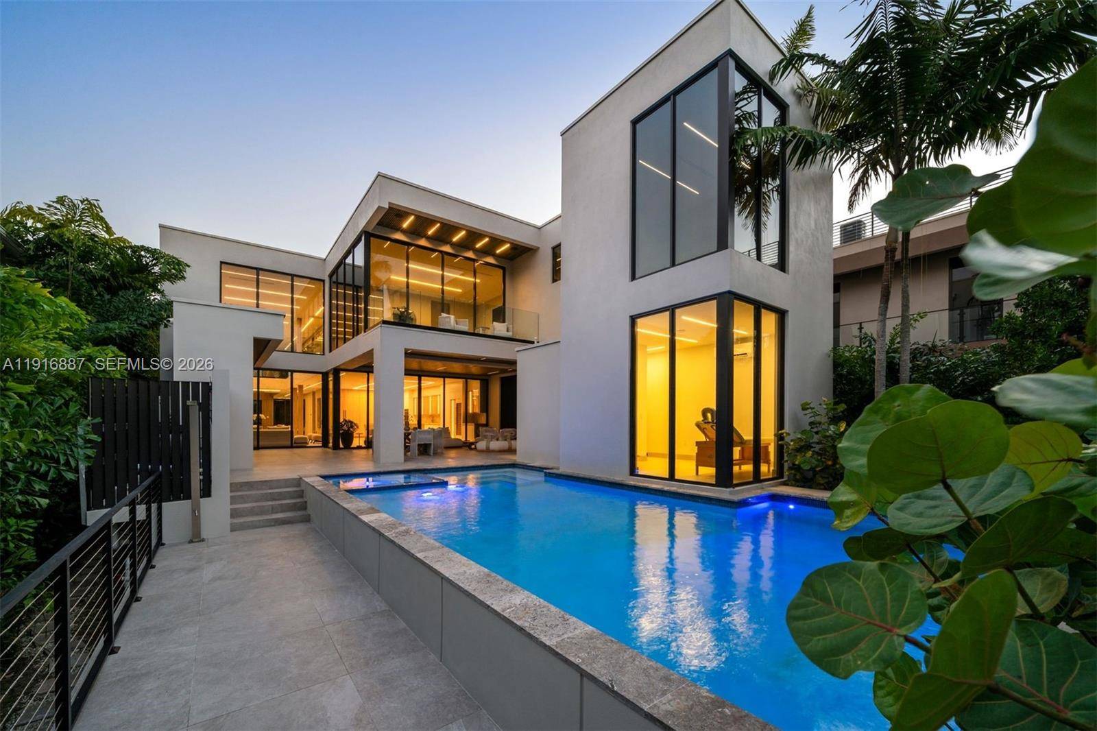 725 NE 77th StMiami - picture