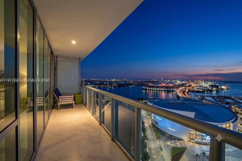 888 Biscayne BlvdMiami - MARINABLUE CONDO condo unit 2904 - picture