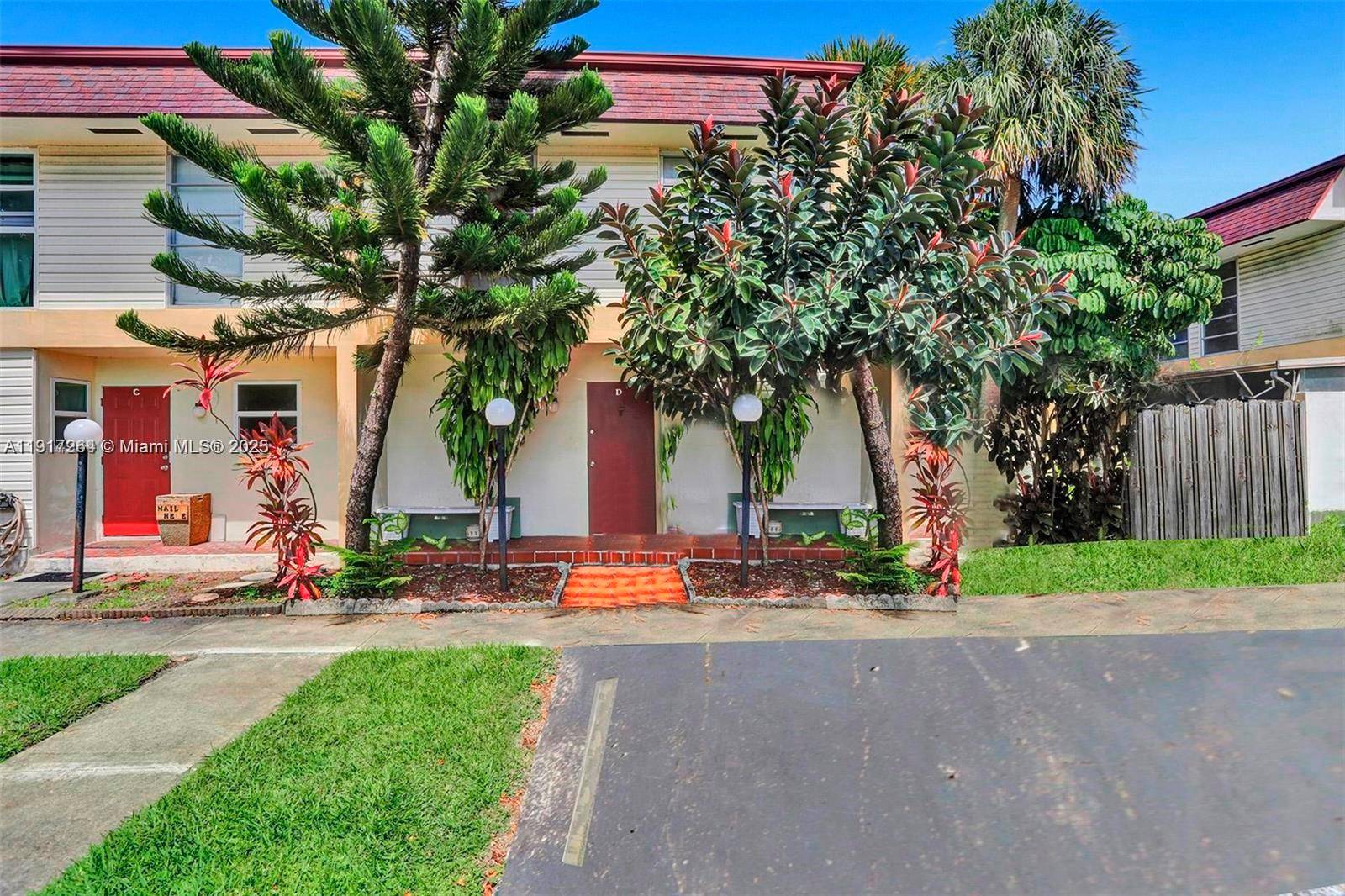 2701 N 34th AveHollywood - Townhouse condo unit 1D - picture