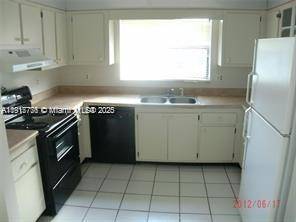 1338 White Pine DrWellington - picture