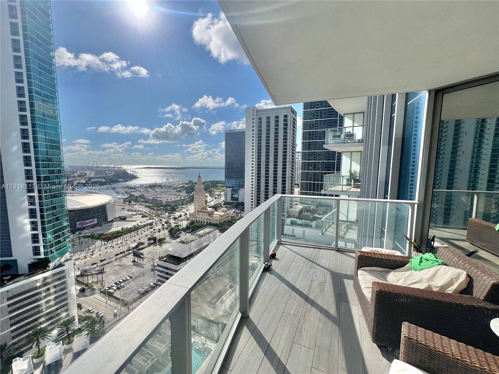 851 NE 1st AveMiami - PARAMOUNT MIAMI WORLDCENT condo unit 2605 - picture