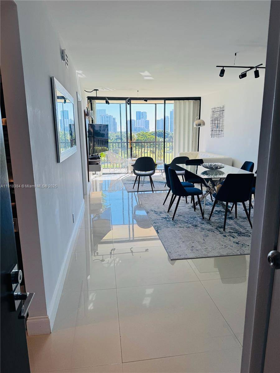 20335 W Country Club DrAventura - Condo 5+ Stories,Condo condo unit 608 - picture