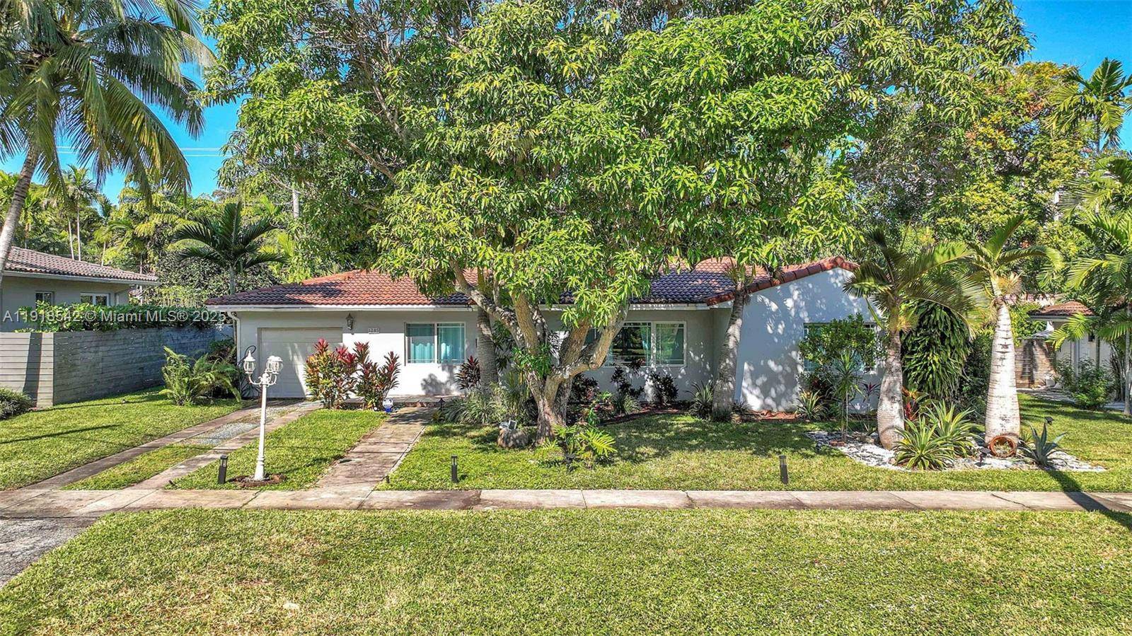 1285 NE 103rd StMiami Shores - picture