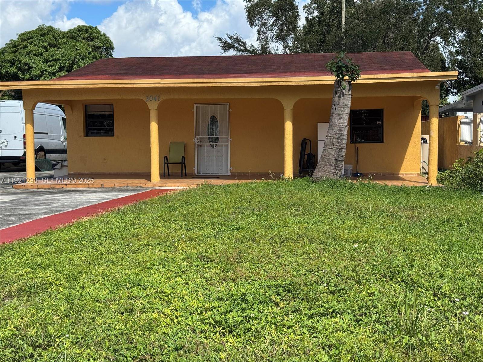 3041 NW 95th TerMiami - picture