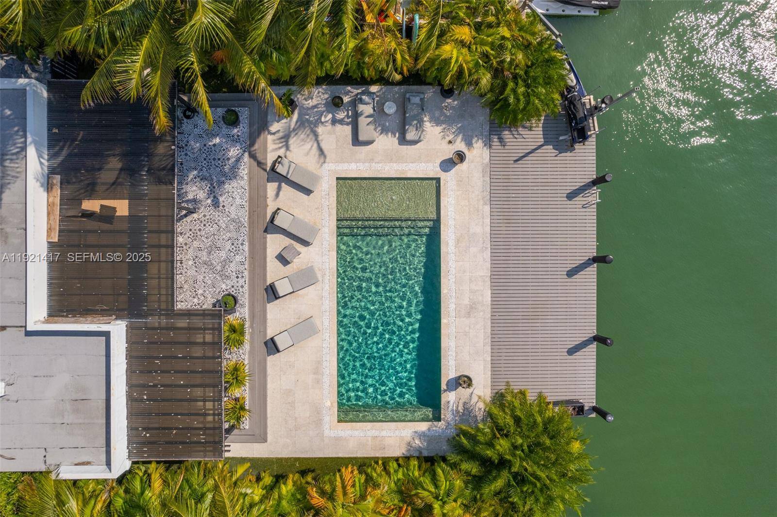 970 S Shore DrMiami Beach - picture