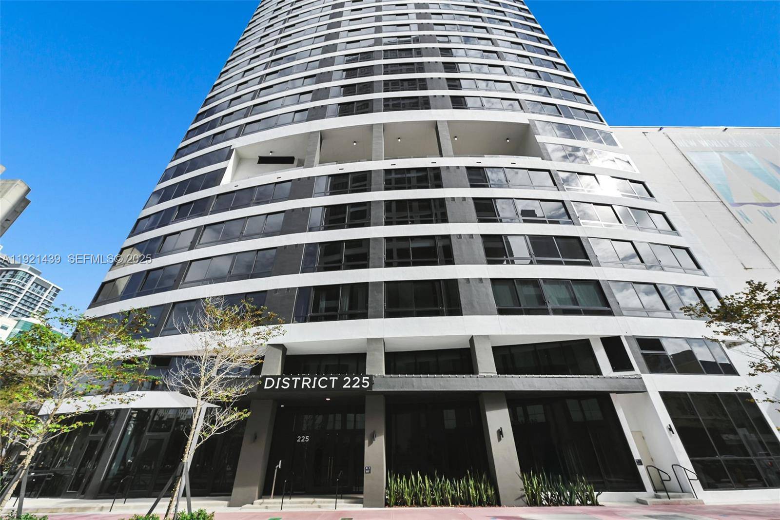 225 N Miami AvenueMiami - Condo 5+ Stories,Condo condo unit 901 - picture