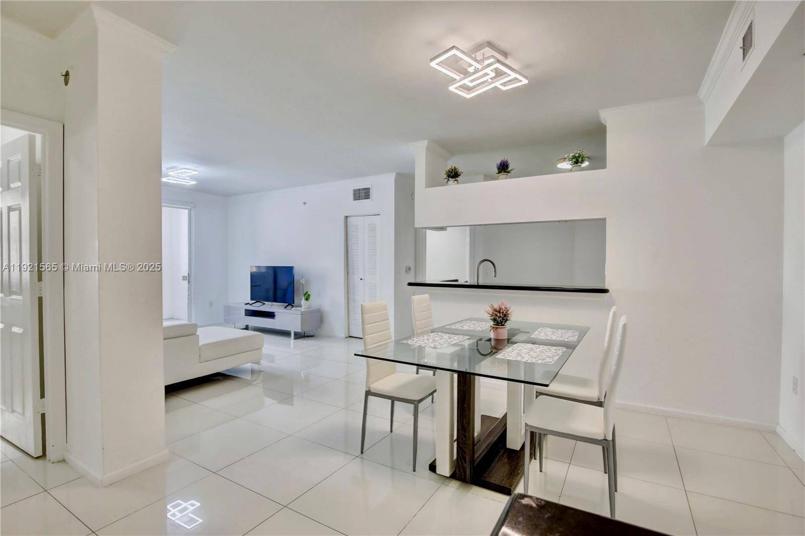 17100 N Bay RdSunny Isles Beach - Condo/Co-Op/Annual,Condo condo unit 1712 - picture