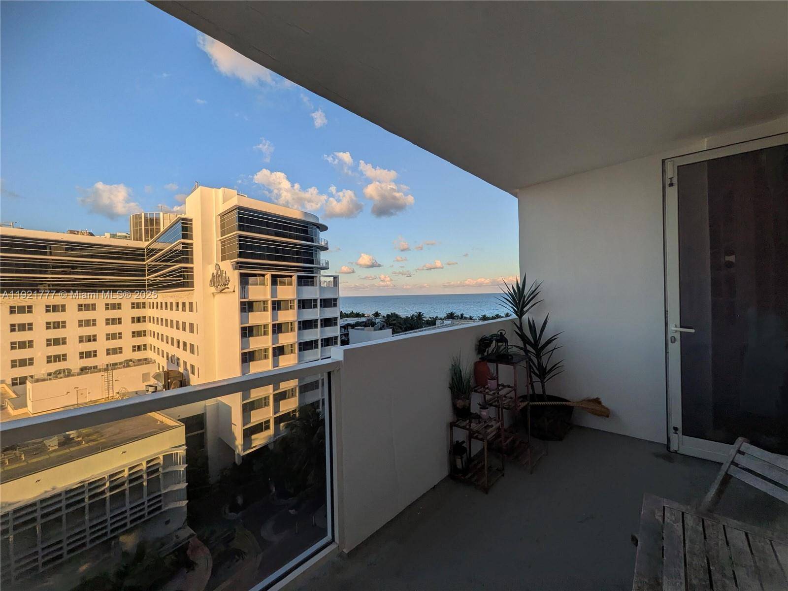 100 Lincoln RdMiami Beach - THE DECOPLAGE CONDO condo unit 904 - picture