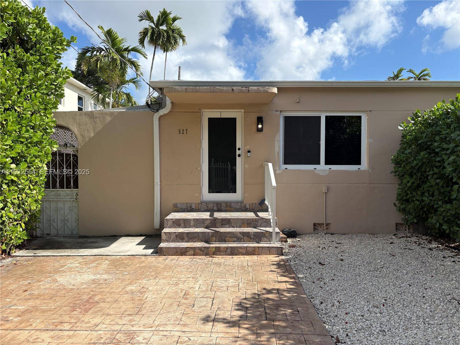 527 SW 9th AveMiami - Duplex/Tri/Quad-Annual,Apartment condo unit 527 - picture