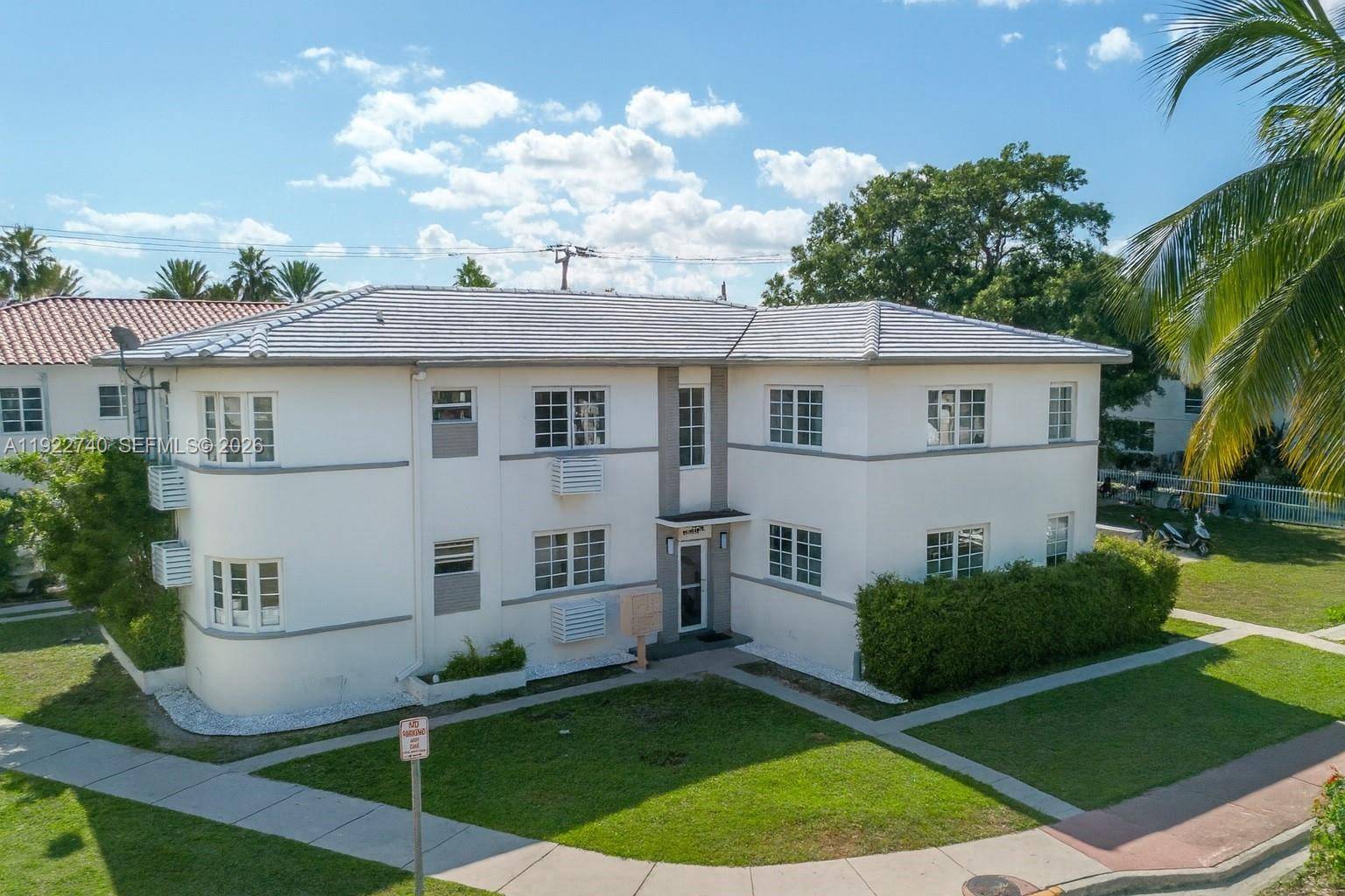 7124 Bay DrMiami Beach - picture