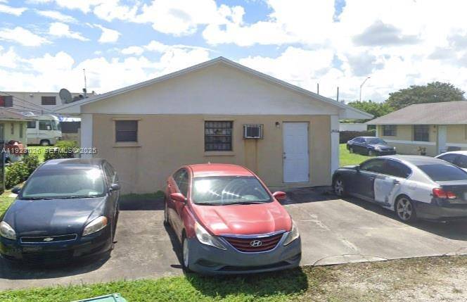 2416 NW 79th TerMiami - picture
