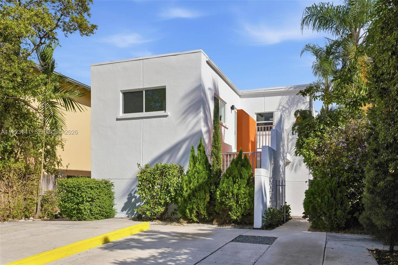 1045 SW 25th AveMiami - picture