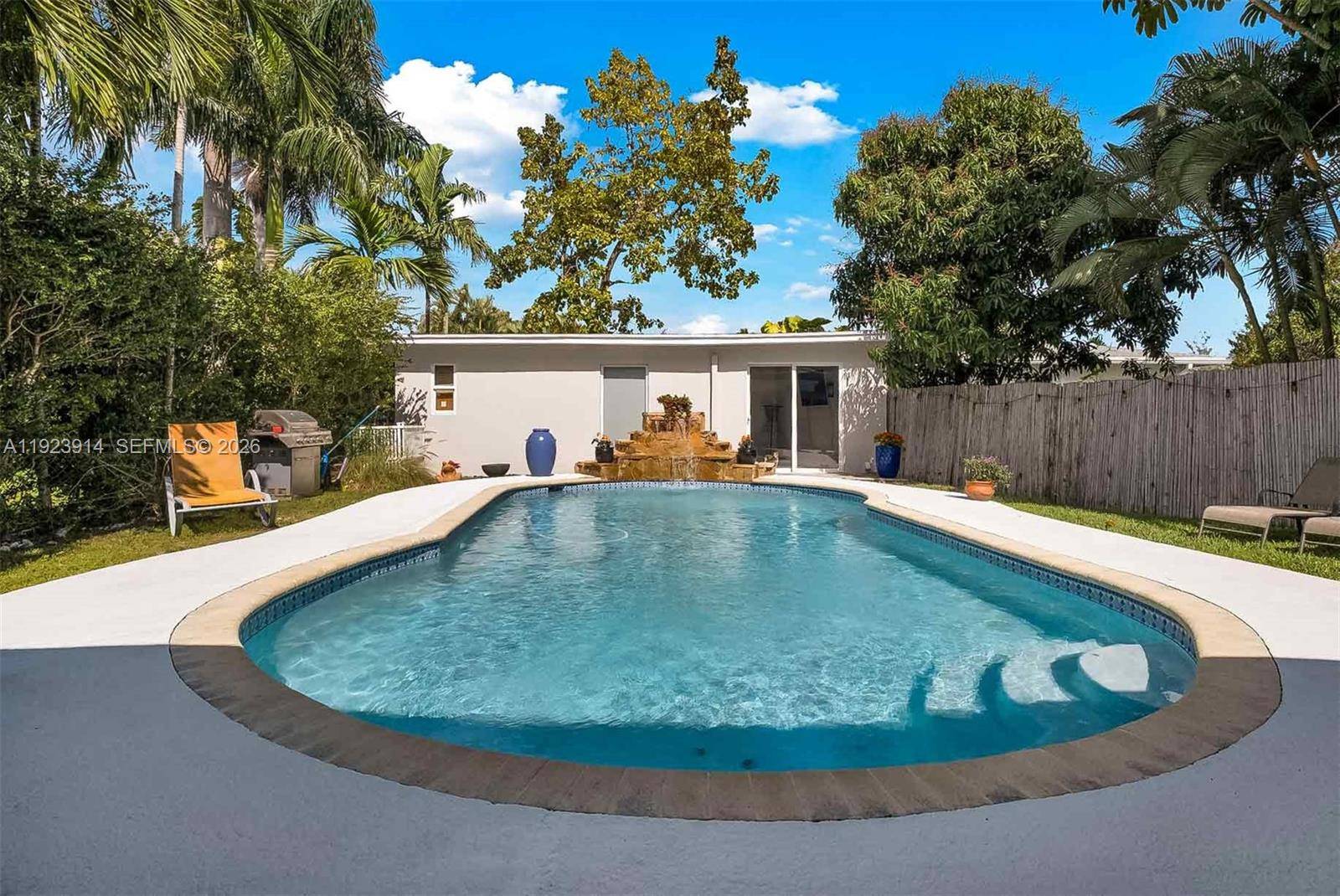 461 NE 115th StMiami - picture