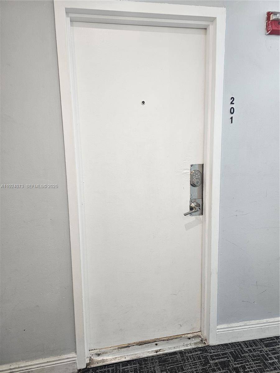 750 Collins AveMiami Beach - Condo 1-4 Stories,Condo condo unit 201 - picture