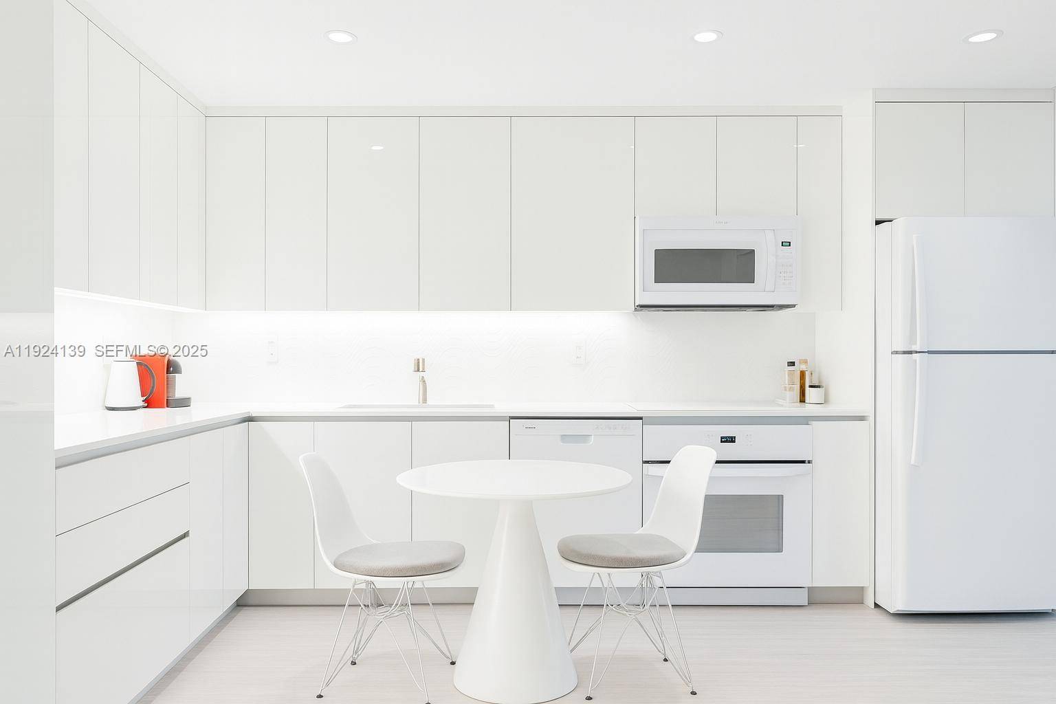 2301 Collins AveMiami Beach - Condo 5+ Stories,Condo condo unit 636 - picture