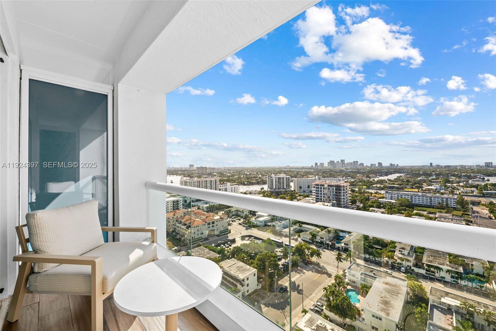 551 N Fort Lauderdale Beach BlvdFort Lauderdale - 551 FLB CONDOMINIUM RESID condo unit R1904 - picture