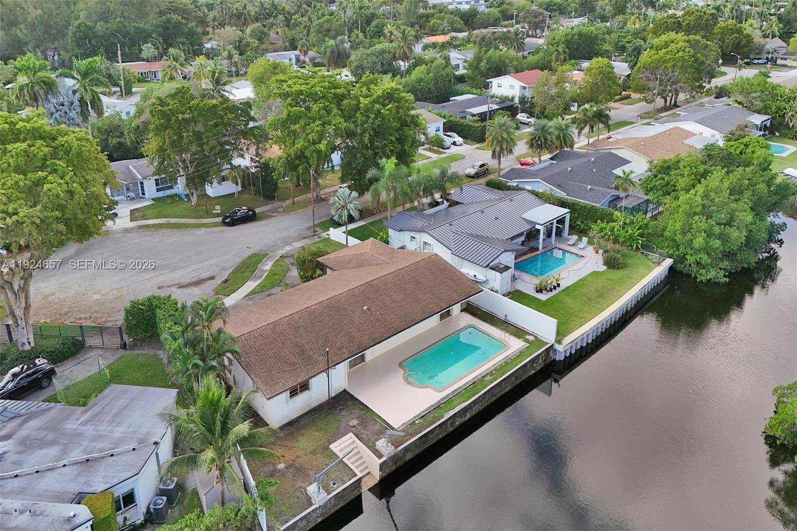 2371 NE 193rd StMiami - picture