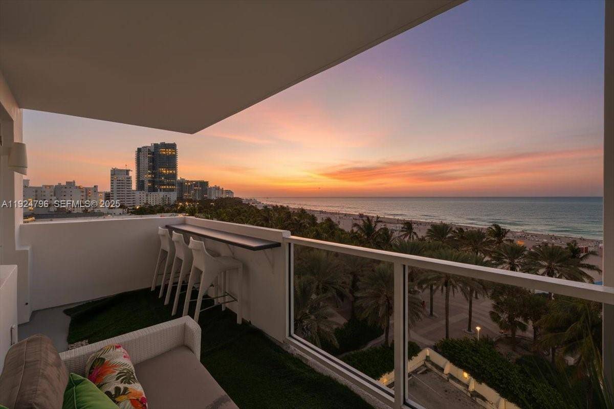 100 Lincoln RoadMiami Beach - Condo 5+ Stories,Condo condo unit 747 - picture
