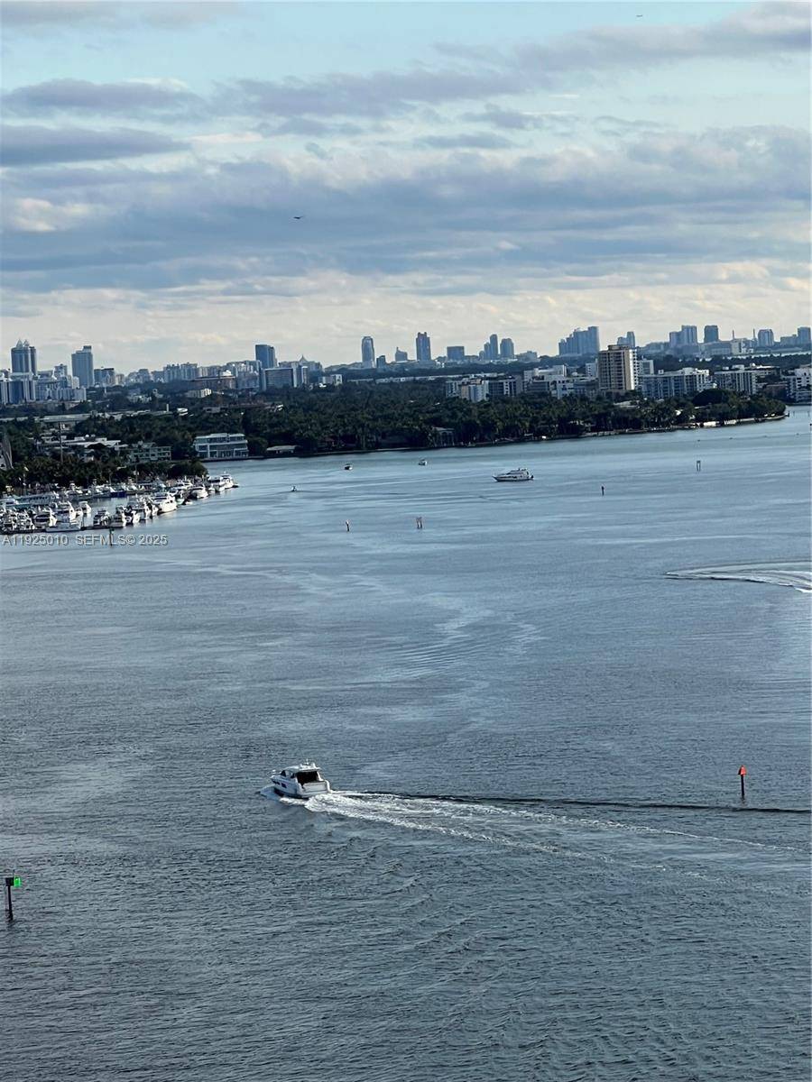 300 Bayview DrSunny Isles Beach - Condo/Co-Op/Seasonal,Condo condo unit 2114 - picture