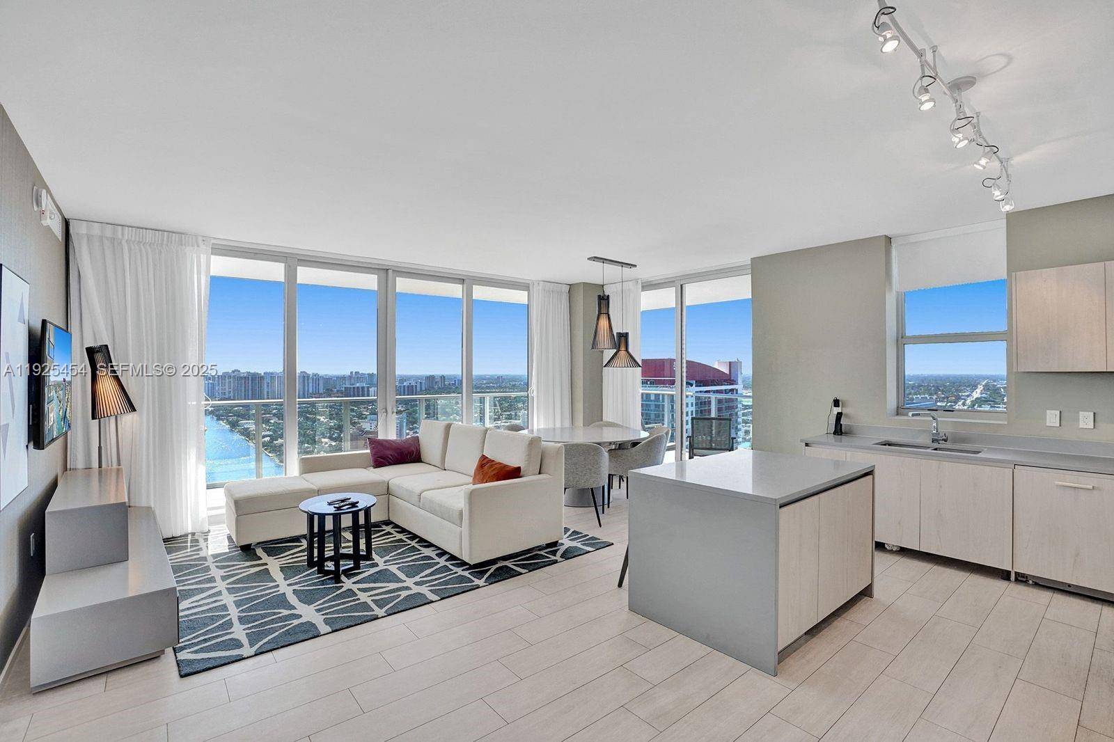 4010 S Ocean DrHollywood - Condo/Co-Op/Seasonal,Condo condo unit R1108 - picture