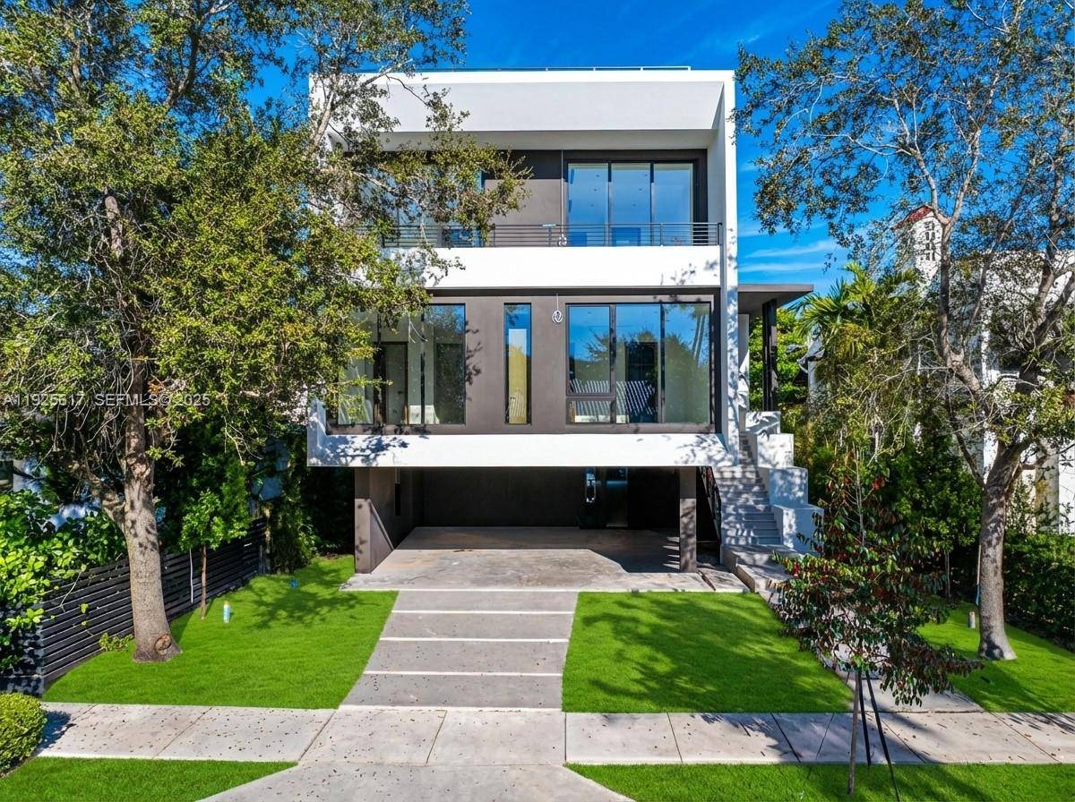 3551 Crystal CtMiami - picture