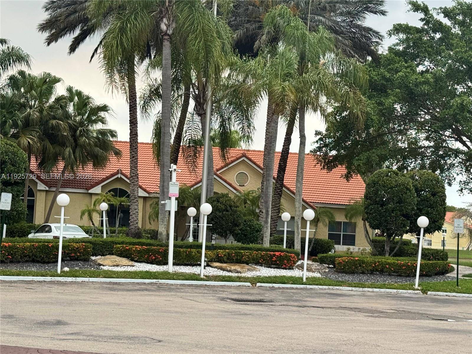 12650 Vista Isles DrSunrise - ISLES AT LAGO MAR CONDO condo unit 923 - picture