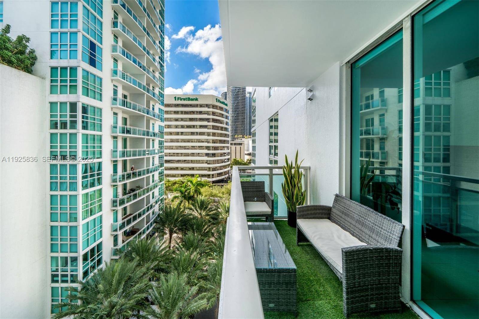 950 Brickell Bay DrMiami - Condo 5+ Stories,Condo condo unit 803 - picture