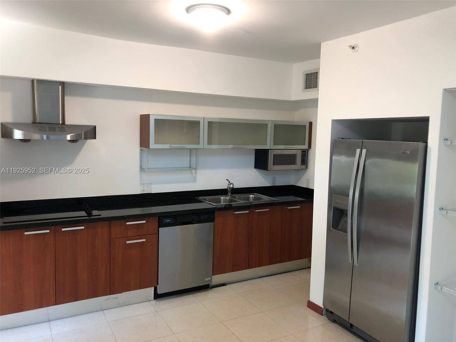1650 Brickell AveMiami - LOFTS ON BRICKELL II COND condo unit 111 - picture