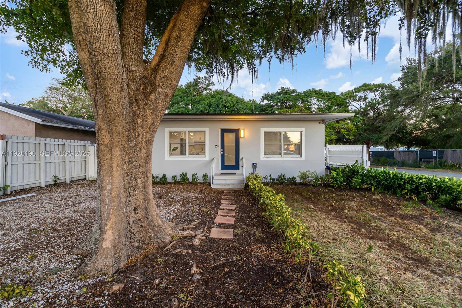 1100 NW 7th AveFort Lauderdale - picture
