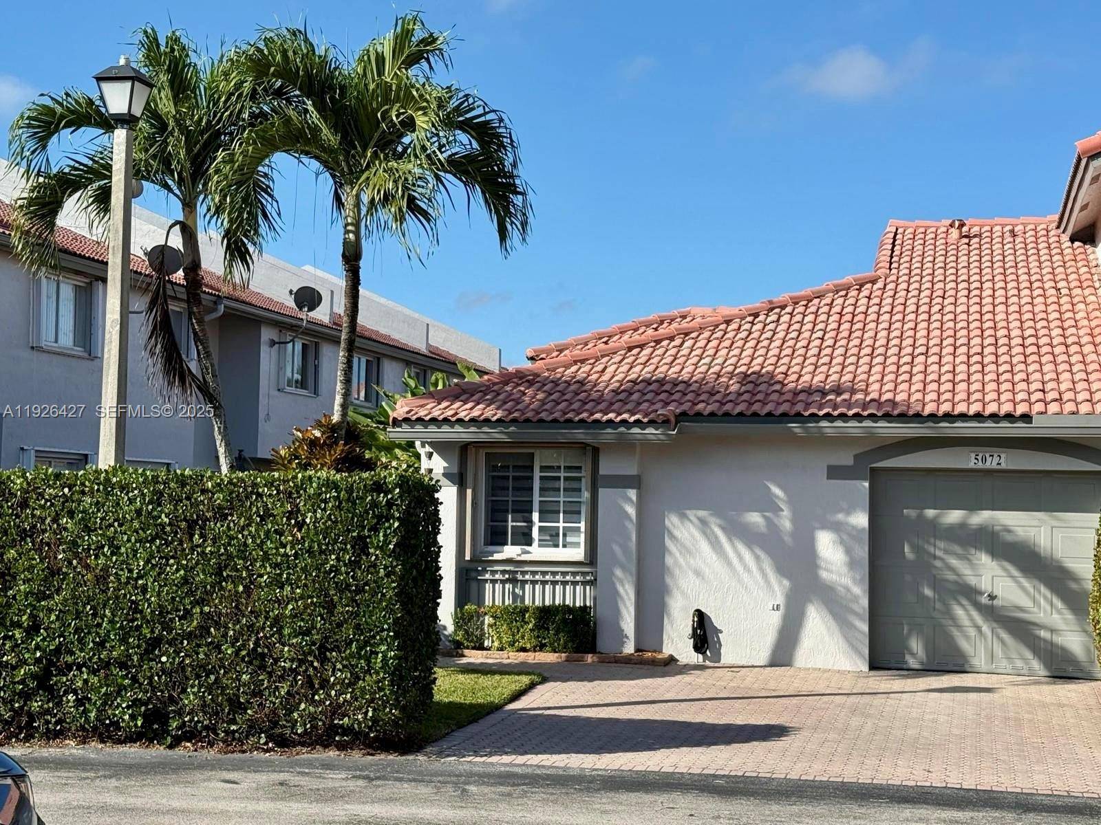 5072 NW 115th CtDoral - picture