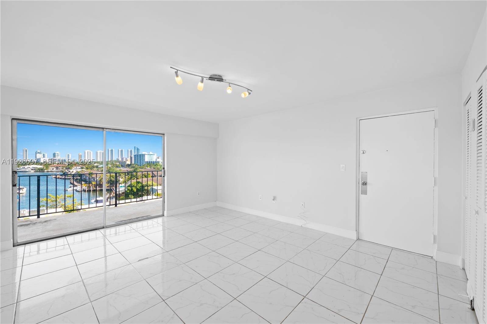 16508 NE 26th AveNorth Miami Beach - Condo 5+ Stories,Condo condo unit 601 - picture